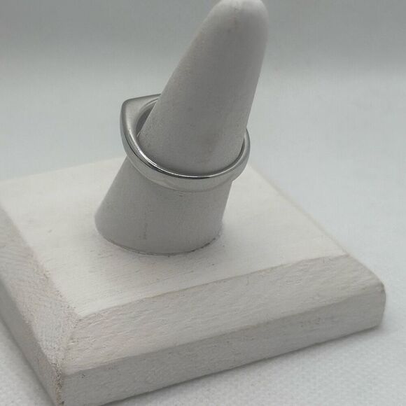 Brand New!! Size 7 Stainless Steel domed bar ring - Picture 3 of 4